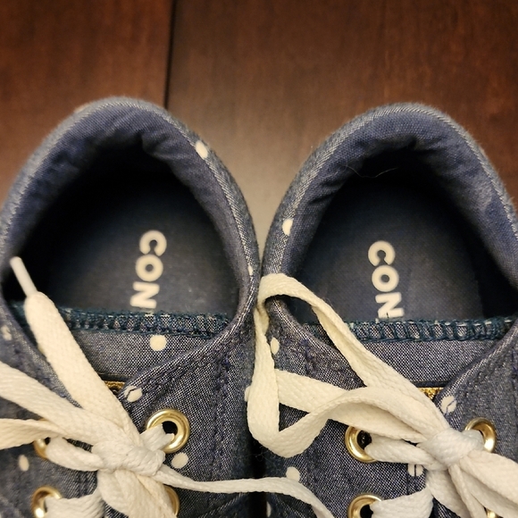Converse Blue Polka Dot Sneakers with White Laces - Picture 2 of 8